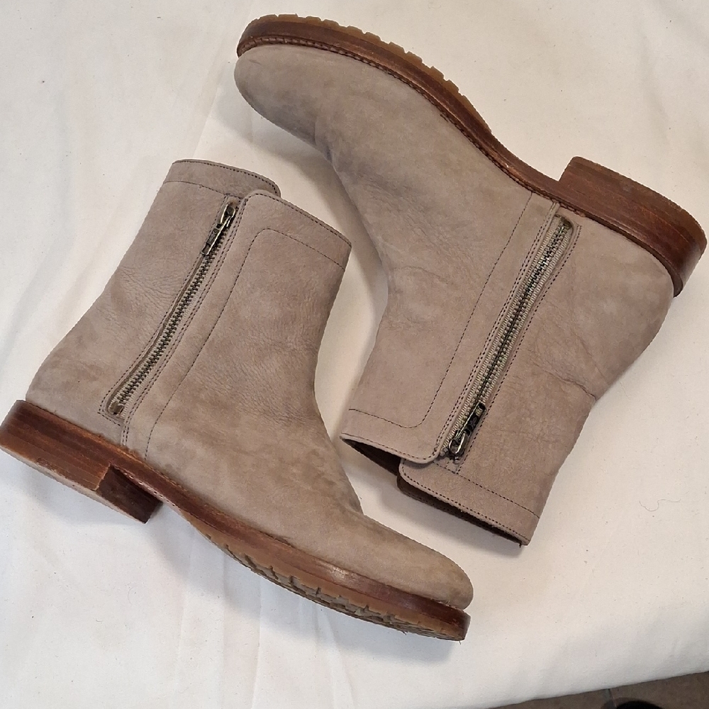 Frye Light Gray Women's Suede Ankle Boots with Double Zippers.Lightly Worn.